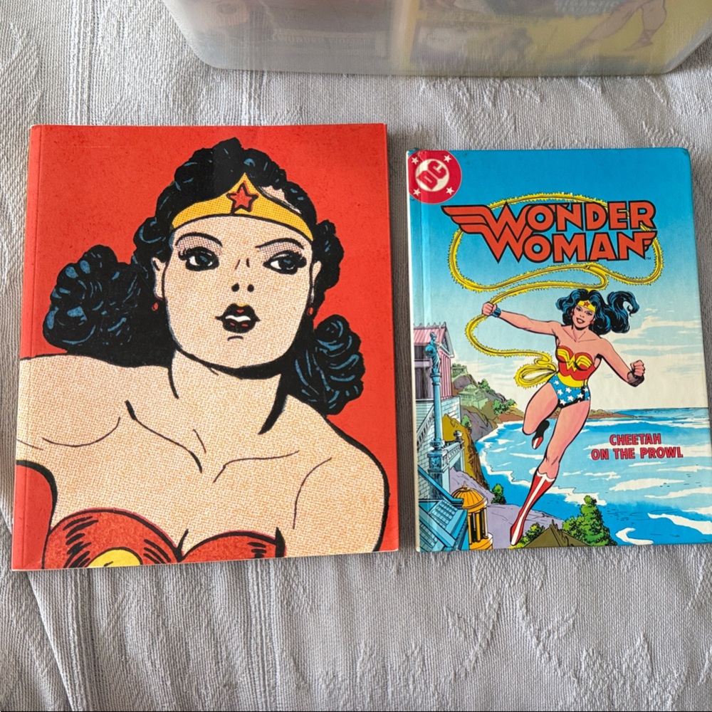 Set of 2 Wonder Woman Books